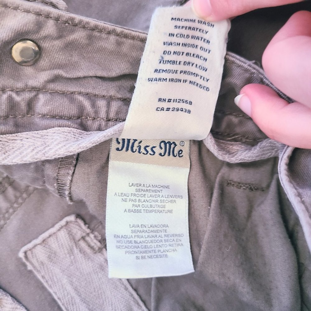 Miss Me Mauve Purple Cargo Denim Shorts Embroidered Wings Back Pockets - 28 - Picture 11 of 14